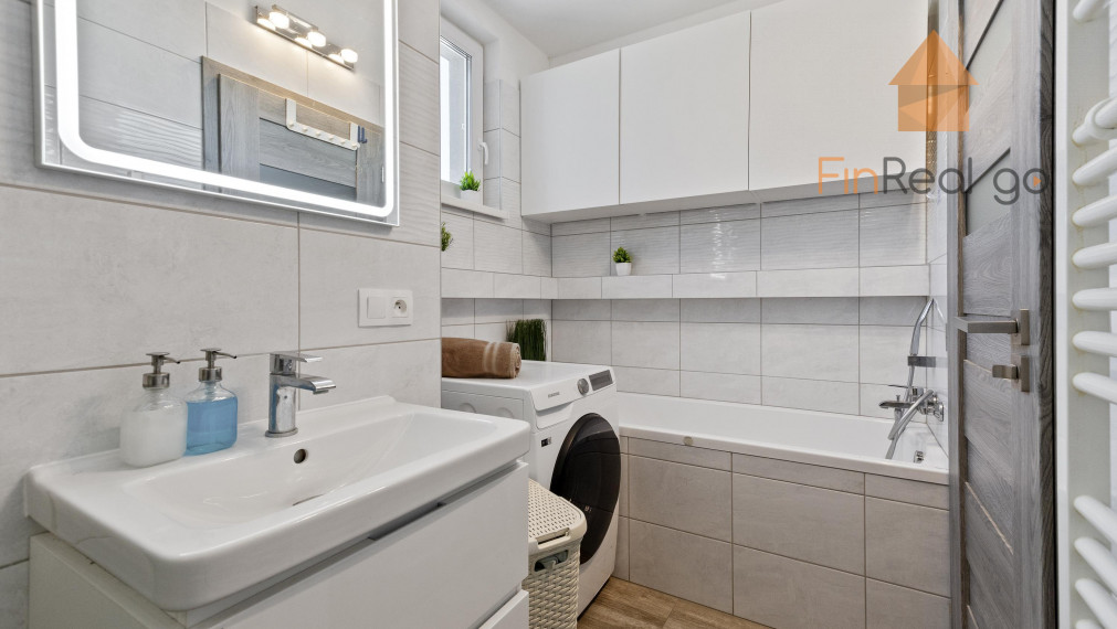 PREDANÉ moderný 4-izb byt, 2 terasy, spolu 124m2, gar.státie v cene