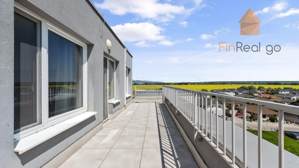 PREDANÉ moderný 4-izb byt, 2 terasy, spolu 124m2, gar.státie v cene