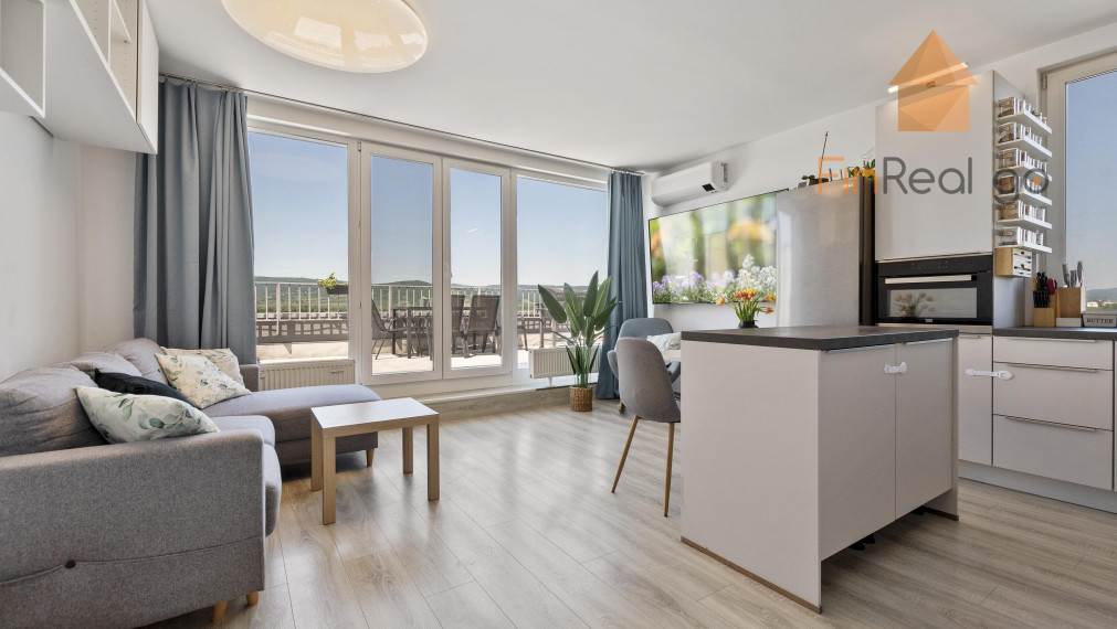 PREDANÉ moderný 4-izb byt, 2 terasy, spolu 124m2, gar.státie v cene