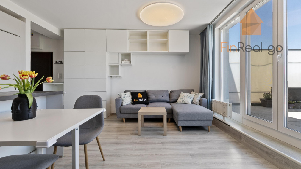 PREDANÉ moderný 4-izb byt, 2 terasy, spolu 124m2, gar.státie v cene