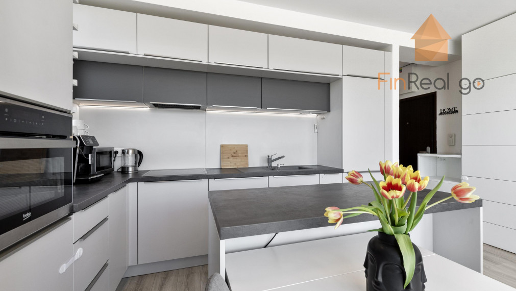 PREDANÉ moderný 4-izb byt, 2 terasy, spolu 124m2, gar.státie v cene