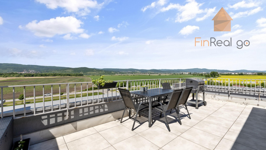 PREDANÉ moderný 4-izb byt, 2 terasy, spolu 124m2, gar.státie v cene