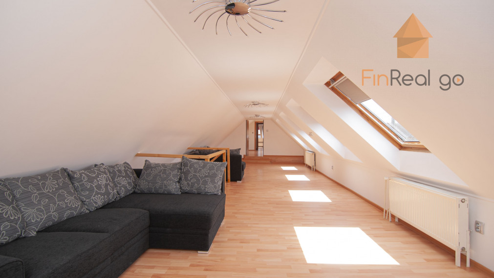 Predaj 7-izb. dom s bazénom na pozemku 561m2, Malé Leváre