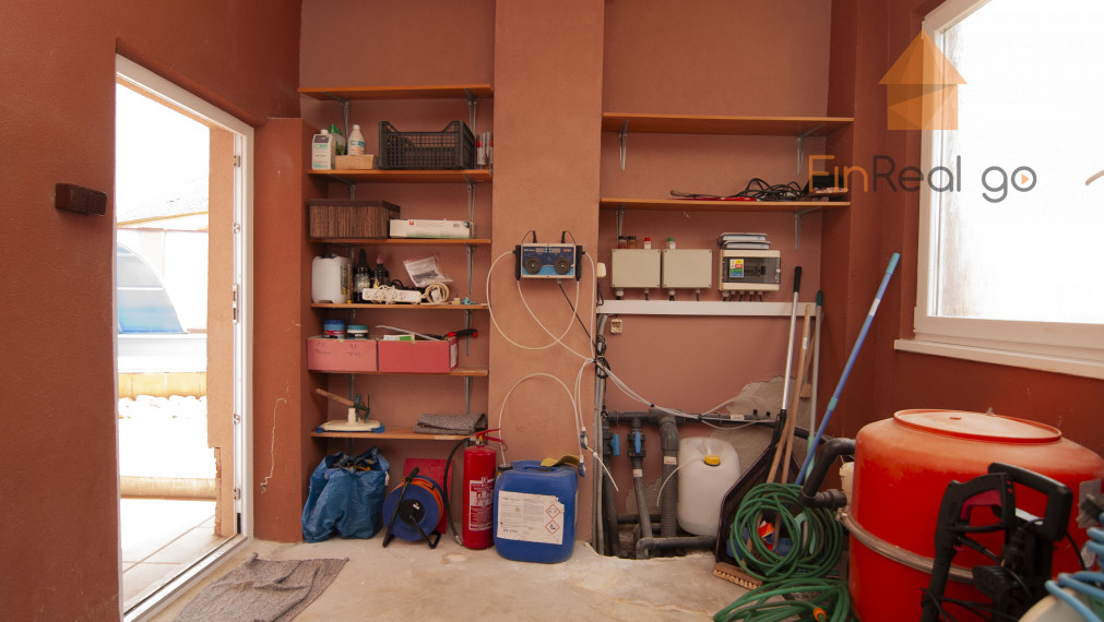 Predaj 7-izb. dom s bazénom na pozemku 561m2, Malé Leváre