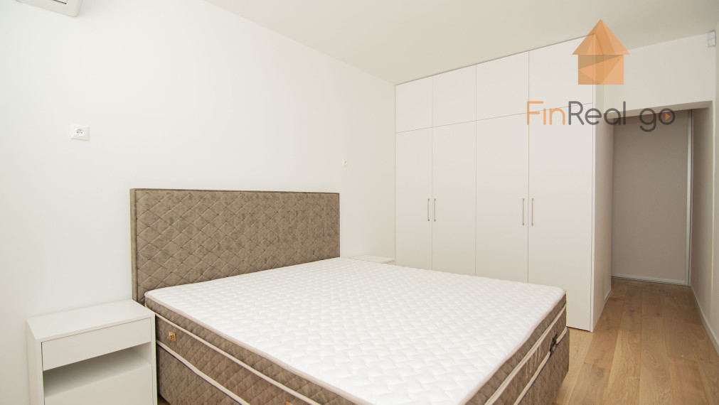 Prenájom 4-izb.byt 127m2 s terasou 53m2, Zámocká ul.-Staré Mesto,BAI