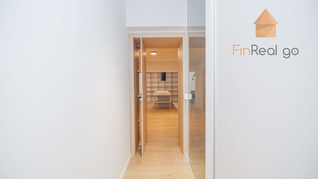 Prenájom 4-izb.byt 127m2 s terasou 53m2, Zámocká ul.-Staré Mesto,BAI