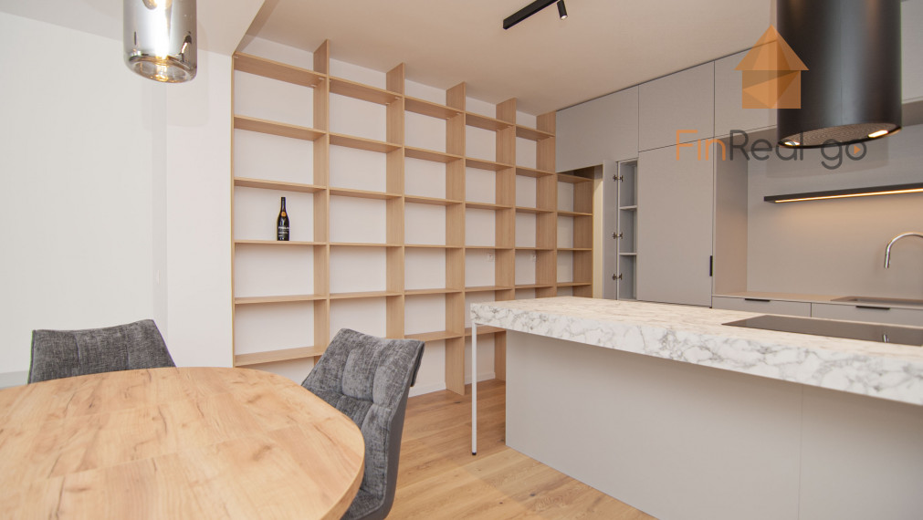 Prenájom 4-izb.byt 127m2 s terasou 53m2, Zámocká ul.-Staré Mesto,BAI