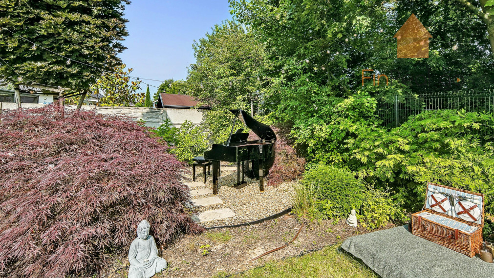 REZERVOVANÉ - RD bungalov Rovinka 170m2, dvojgaráž, 715m2 pozemok, krásne upravená záhrada, záhradný domček