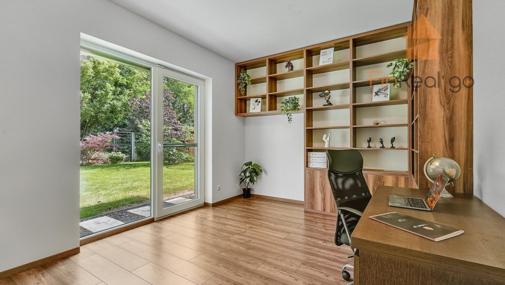 REZERVOVANÉ - RD bungalov Rovinka 170m2, dvojgaráž, 715m2 pozemok, krásne upravená záhrada, záhradný domček