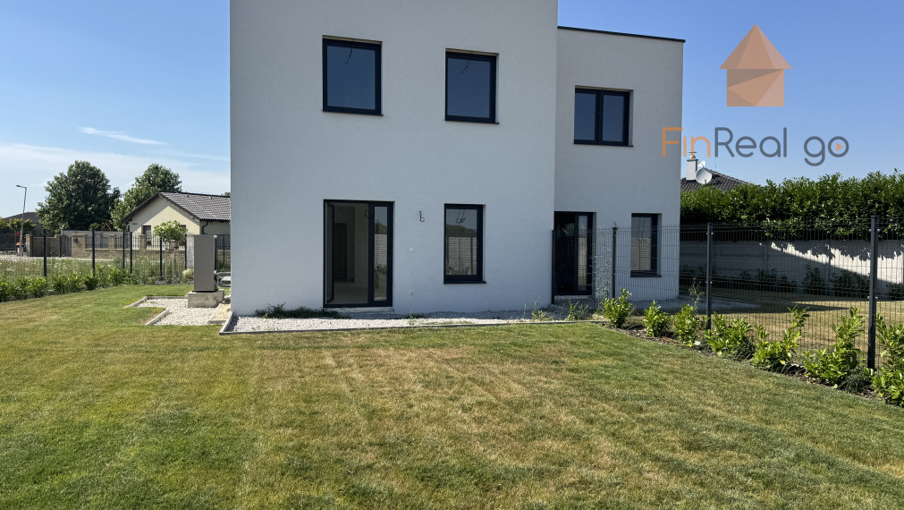 Predaj - skolaudovaná novostavba RD s 2 bytovými jednotkami, 102m2 úžitková plocha, 381m2 pozemok, Hrubá Borša