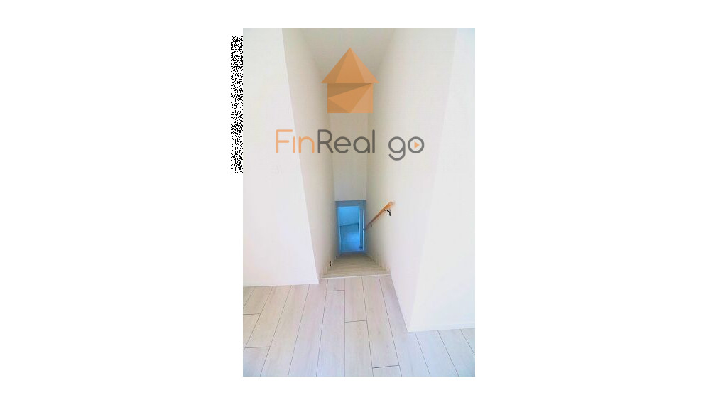 Predaj atypický priestranný byt s predzáhradkou a parkovacím miestom, Devínska Nová Ves