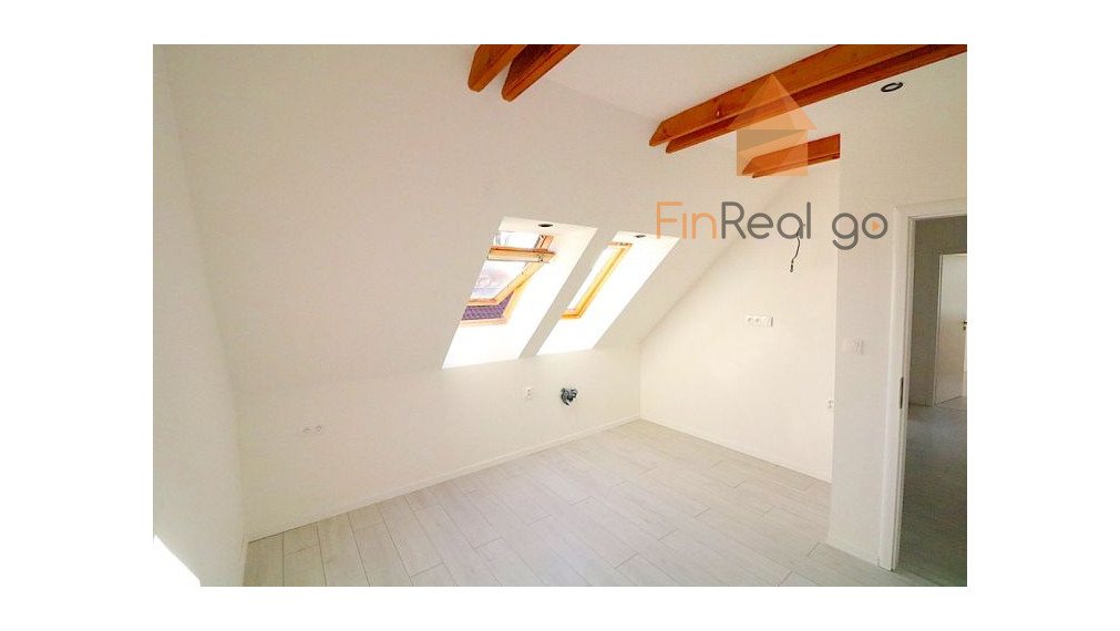 Predaj atypický priestranný byt s predzáhradkou a parkovacím miestom, Devínska Nová Ves