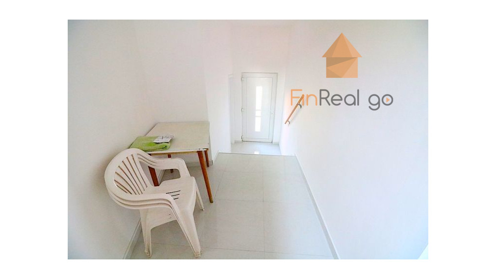 Predaj atypický priestranný byt s predzáhradkou a parkovacím miestom, Devínska Nová Ves