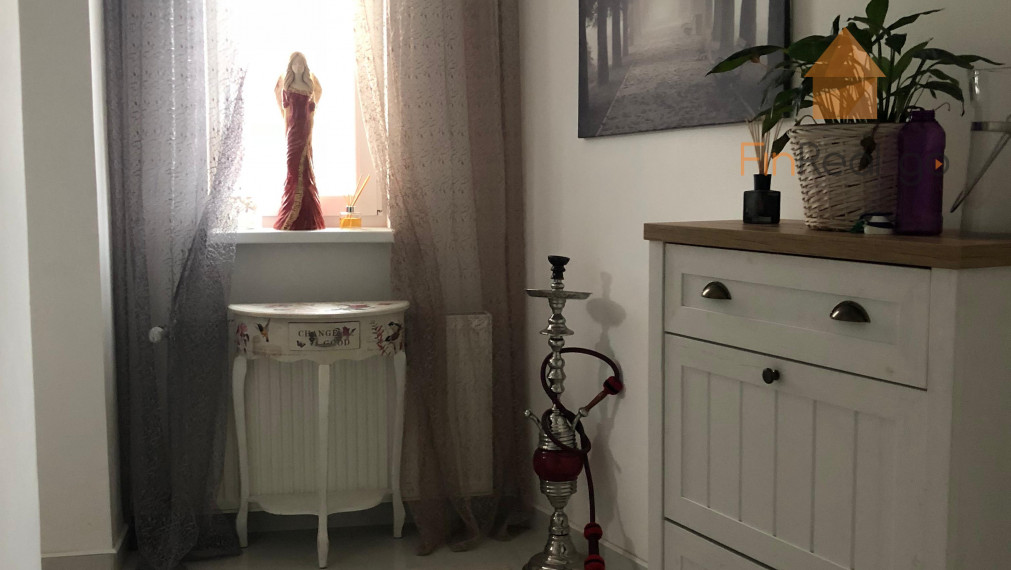 Predaj atypický priestranný byt s predzáhradkou a parkovacím miestom, Devínska Nová Ves