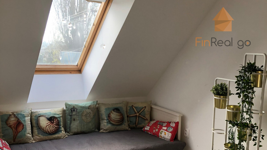 Predaj atypický priestranný byt s predzáhradkou a parkovacím miestom, Devínska Nová Ves