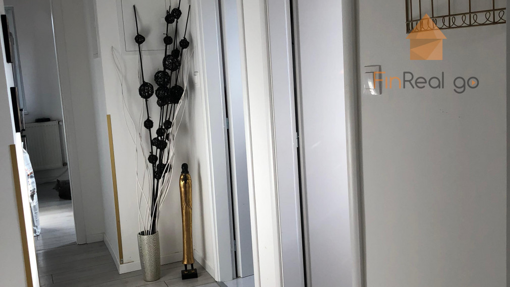 Predaj atypický priestranný byt s predzáhradkou a parkovacím miestom, Devínska Nová Ves