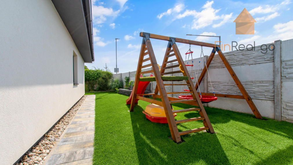 Rezervované-FINREALGO - PREDAJ -  4 izbový RD v Bernolákove