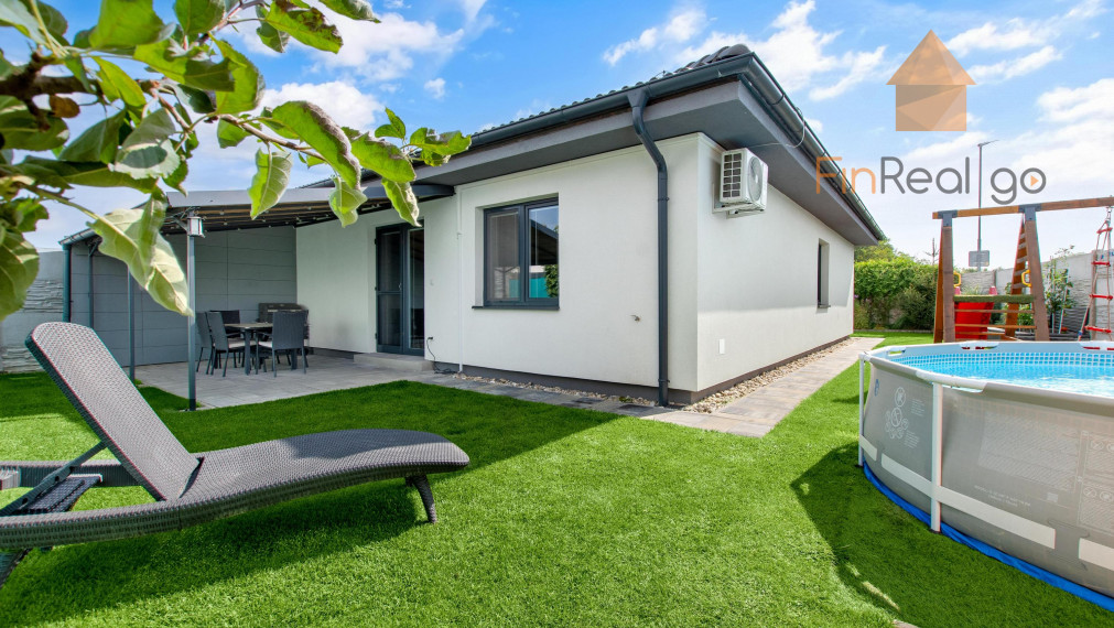 Rezervované-FINREALGO - PREDAJ -  4 izbový RD v Bernolákove