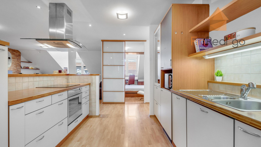 REZERVOVANÉ - podkrovný 3-izbový byt na Nivách, Súťažná