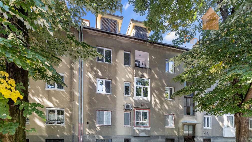 REZERVOVANÉ - podkrovný 3-izbový byt na Nivách, Súťažná