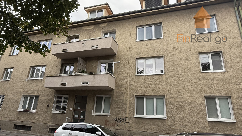 REZERVOVANÉ - podkrovný 3-izbový byt na Nivách, Súťažná