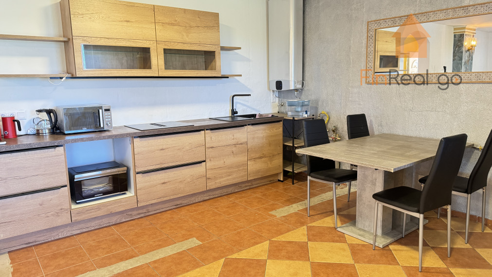 FINREALGO Znížená cena - NA PREDAJ - 3i Rodinný Dom v Trhová  Hradská so záhradou - 20 ročná stavba v tichej ulici