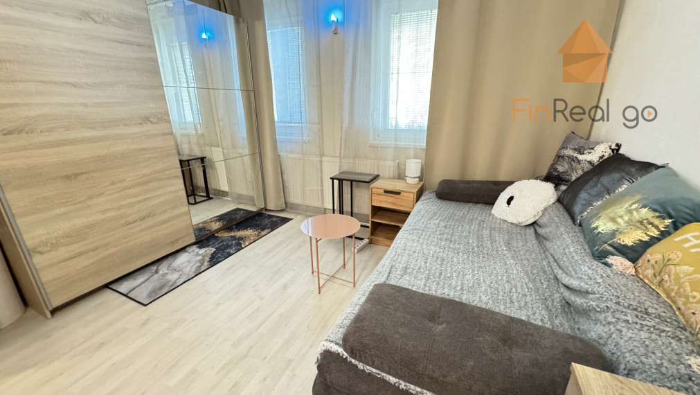 FINREALGO Znížená cena - NA PREDAJ - 3i Rodinný Dom v Trhová  Hradská so záhradou - 20 ročná stavba v tichej ulici