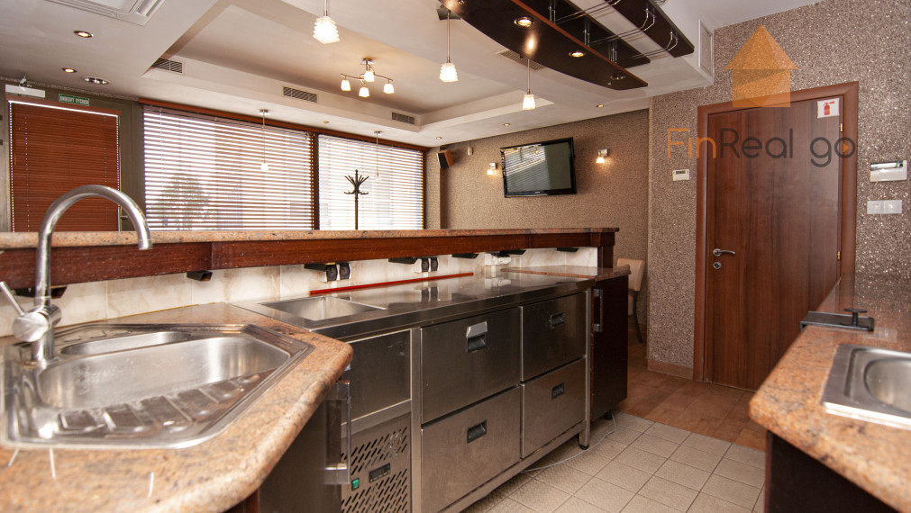 Predaj obchodného priestoru-kaviarne 65m2, Ba-Staré Mesto