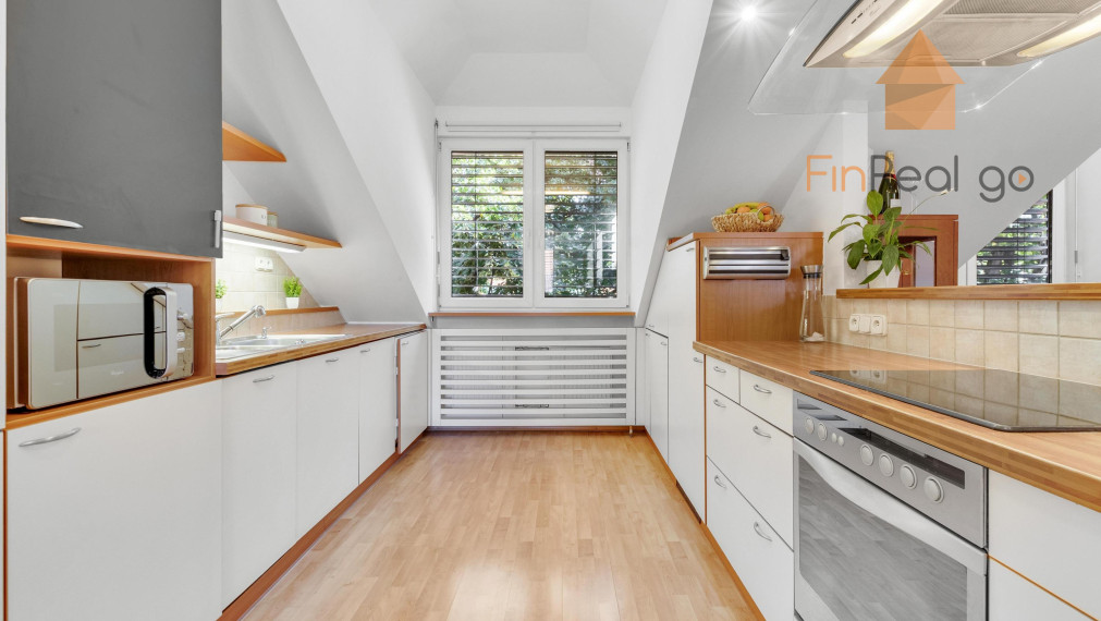 PREDAJ - podkrovný 3-izbový byt na Nivách - 500 bytov, Súťažná