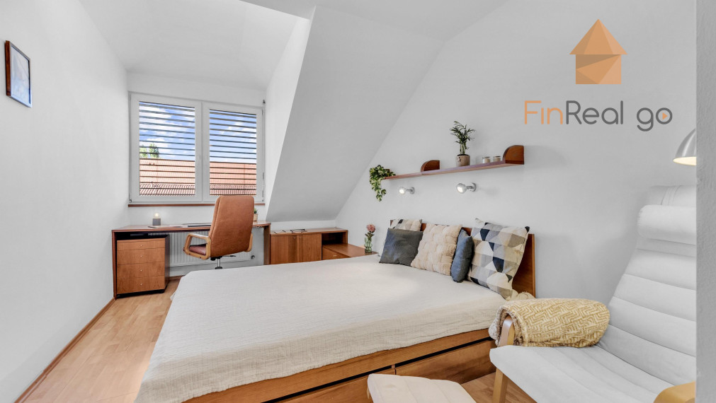 PREDAJ - podkrovný 3-izbový byt na Nivách - 500 bytov, Súťažná