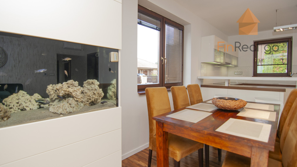 Predaj dom s bazénom, vírivkou, saunou, 792m2 pozemok-Slovenský Grob