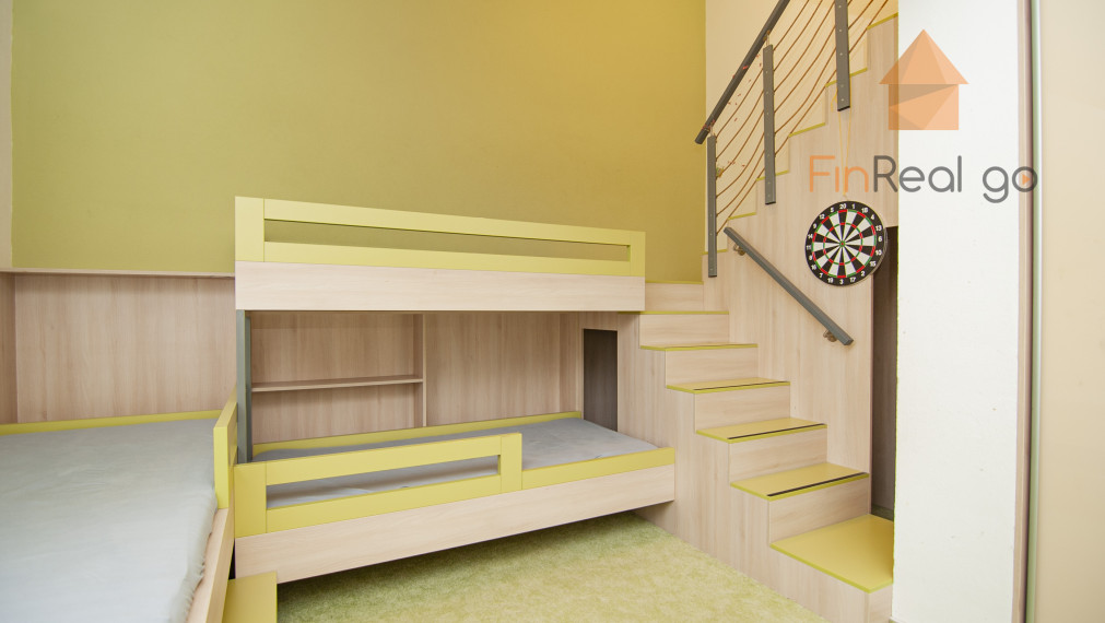 Predaj dom s bazénom, vírivkou, saunou, 792m2 pozemok-Slovenský Grob