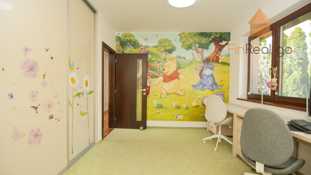 Predaj dom s bazénom, vírivkou, saunou, 792m2 pozemok-Slovenský Grob