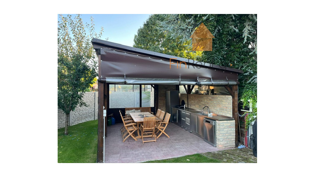 Predaj dom s bazénom, vírivkou, saunou, 792m2 pozemok-Slovenský Grob