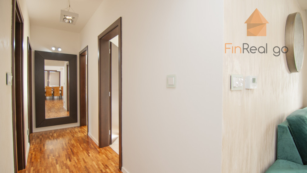 Predaj dom s bazénom, vírivkou, saunou, 792m2 pozemok-Slovenský Grob