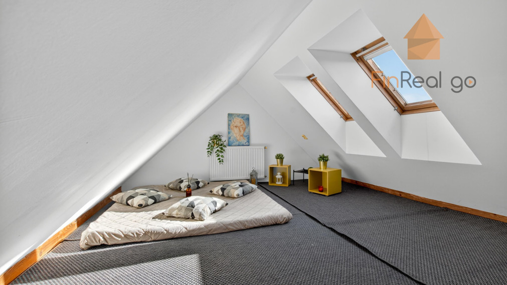 Predaj atypický priestranný byt s predzáhradkou a parkovacím miestom, Devínska Nová Ves