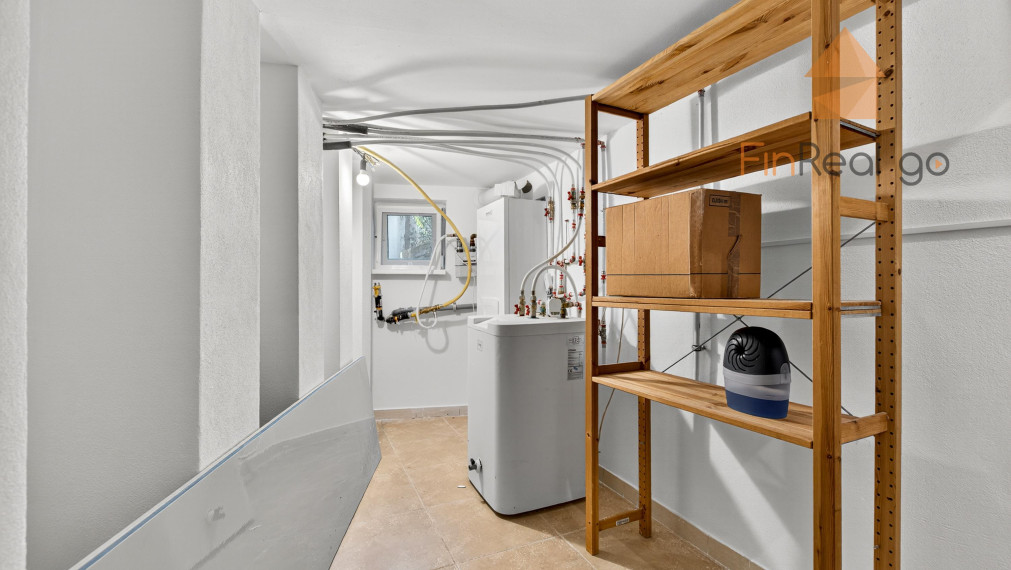 Predaj atypický priestranný byt s predzáhradkou a parkovacím miestom, Devínska Nová Ves