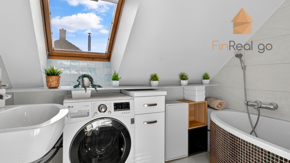 Predaj atypický priestranný byt s predzáhradkou a parkovacím miestom, Devínska Nová Ves