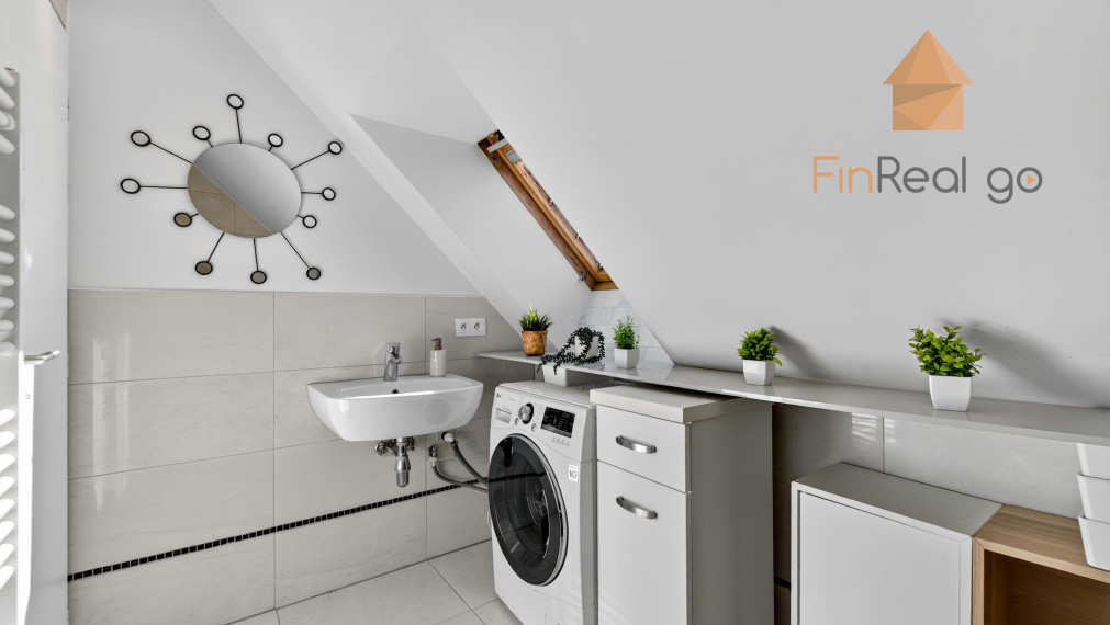 Predaj atypický priestranný byt s predzáhradkou a parkovacím miestom, Devínska Nová Ves