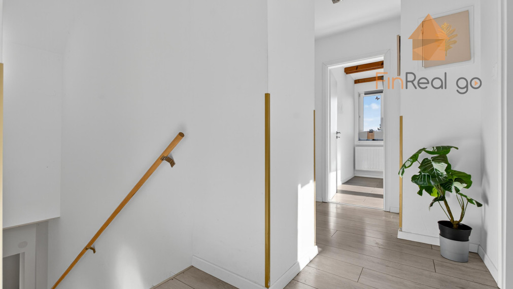 Predaj atypický priestranný byt s predzáhradkou a parkovacím miestom, Devínska Nová Ves