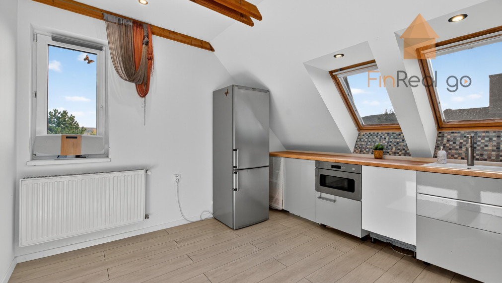 Predaj atypický priestranný byt s predzáhradkou a parkovacím miestom, Devínska Nová Ves