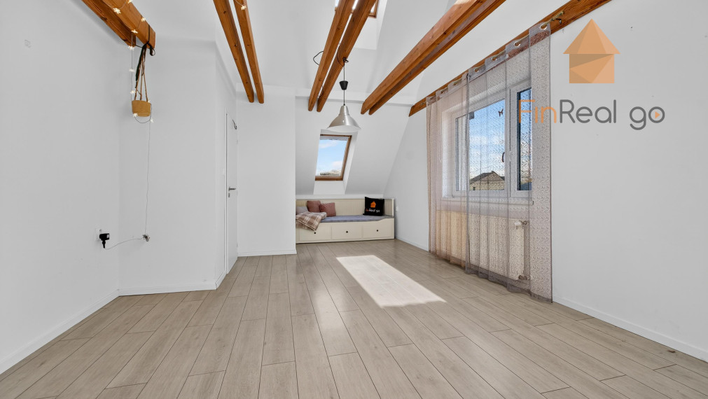 Predaj atypický priestranný byt s predzáhradkou a parkovacím miestom, Devínska Nová Ves