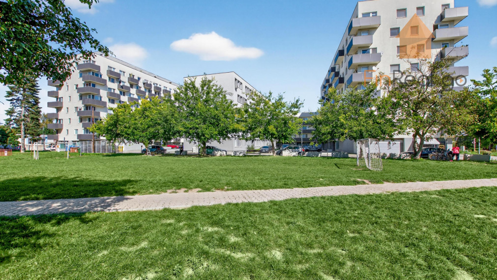 Na Predaj  svetlá zariadená garsónka Podunajských Biskupiciach -  Bratislava.