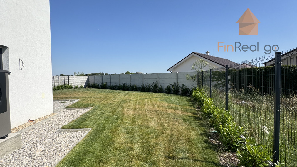 Prenájom - novostavba RD s 2 bytovými jednotkami, 102m2 úžitková plocha, 381m2 pozemok, Hrubá Borša