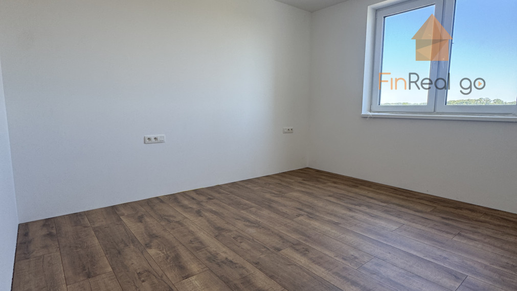 Prenájom - novostavba RD s 2 bytovými jednotkami, 102m2 úžitková plocha, 381m2 pozemok, Hrubá Borša