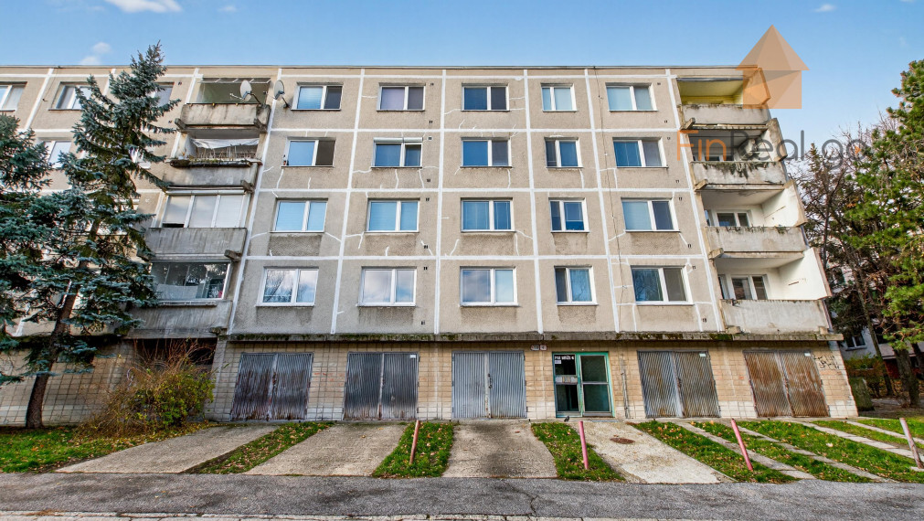 Predaj 2-izbový byt po čiastočnej rekonštrukcii, Dúbravka Pri Kríži