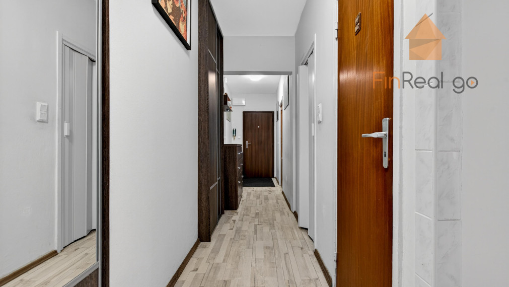 Predaj 2-izbový byt po čiastočnej rekonštrukcii, Dúbravka Pri Kríži