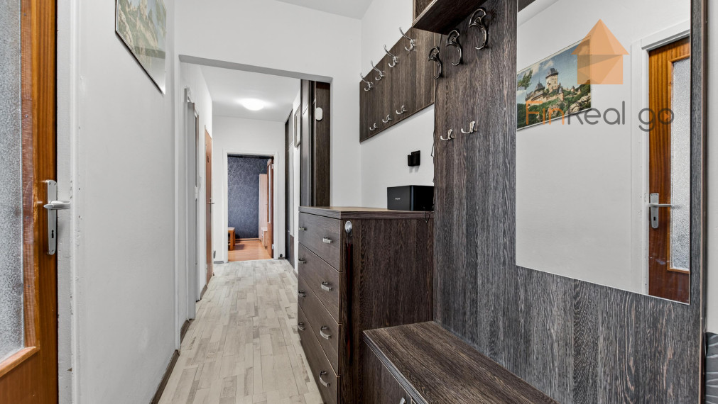 Predaj 2-izbový byt po čiastočnej rekonštrukcii, Dúbravka Pri Kríži