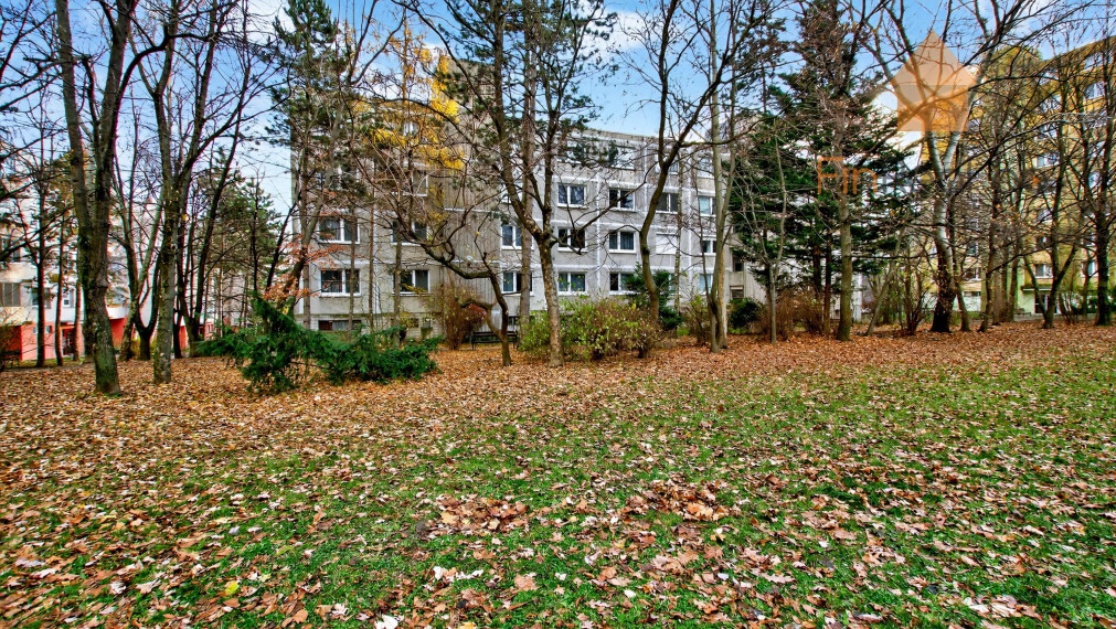 Predaj 2-izbový byt po čiastočnej rekonštrukcii, Dúbravka Pri Kríži