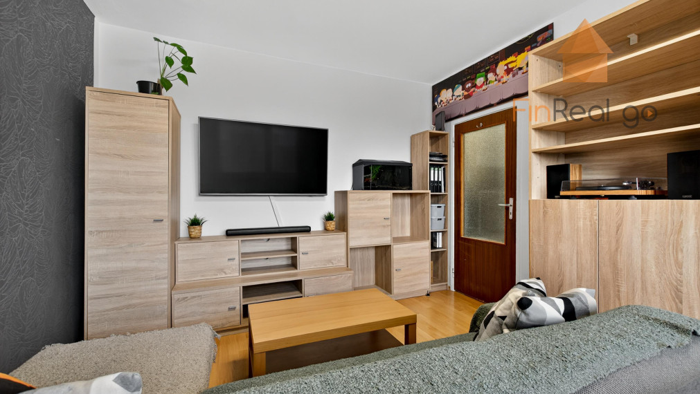 Predaj 2-izbový byt po čiastočnej rekonštrukcii, Dúbravka Pri Kríži